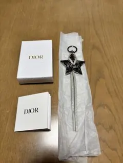 【Dior】　星型キーホルダー