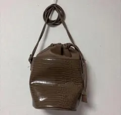 レディースバッグ　ブラウン　ベージュ　 クロコダイル風 巾着バッグ　バケツバッグ