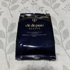 クレドポーボーテ　タンクッションエクラルミヌ オークル00