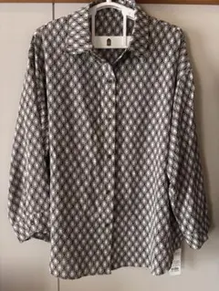 【新品】INGNI イング　幾何学柄　シャツのサムネイル