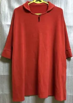 コムモア　チュニック/ワンピース　大きめ　ゆったり　赤いポロネック　半袖〜五分袖