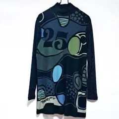 25周年　トクコプルミエヴォル　長袖　ハイネックチュニック　総柄　黒系　サイズ9