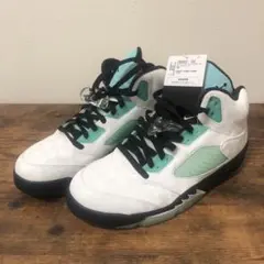 Air Jordan 5 レトロ