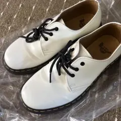 ドクターマーチン❤️ホワイト❤️プロフ必読のサムネイル