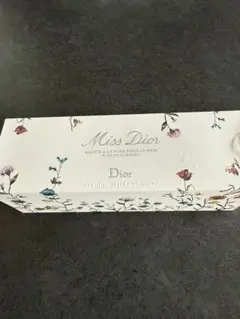 限定品 Dior ミスディオール ローズバスボムのサムネイル