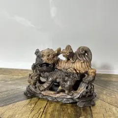 鋳鉄製 獅子と玉 置物 木製台座付き - メルカリ