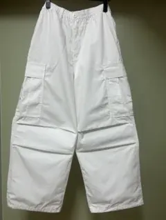 ホワイト カーゴパンツ ゴムウエスト　GU