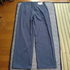 新品未使用　ユニクロ ウルトラストレッチパンツ　L