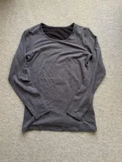 ユニクロ　極暖　長袖ダークグレーM