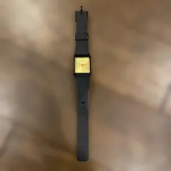CASIO MTD-38 ブラック ゴールド腕時計　ジャンクのサムネイル