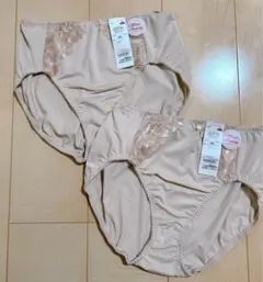 Item thumbnail for item 46eb4555-0bc0-4c15-bd59-50d40c5891a5