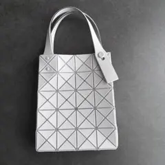 七*海様 ISSEY MIYAKE バオバオ PRISM PLUS グレー トー - メルカリ