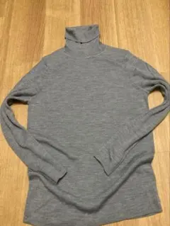 毛100 UNIQLO 水色タートルネック