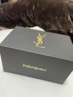 Yves Saint Laurent ギフトボックス 黒