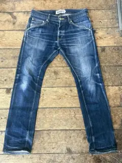 Item thumbnail for item 8e7d4286-bdc4-46a3-874c-23395a08abfc