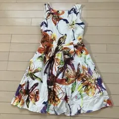 6.1リナシメント 幾何学 花柄 ノースリーブ ワンピース 白×マルチカラー Sのサムネイル