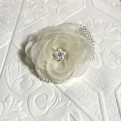 397 ハンドメイド コサージュ パール ビーズ　卒業式　入学式　クリーム