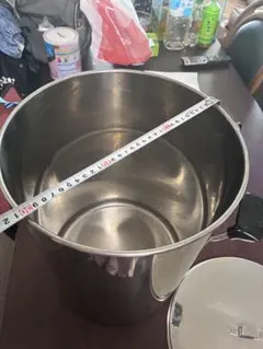 ステンレススチール 蓋付き鍋 直径約40cmのサムネイル