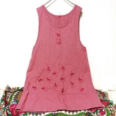 Y7 猫刺繍 エプロン ネコ柄 ギンガムチェック 赤 木製ボタン 綿100％