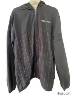 adidas グレー ストライプ パーカー 人気