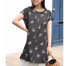 r.p.s レーヨンフレンチスリーブフレアブラウス　花柄　チャコールグレー　Mのサムネイル