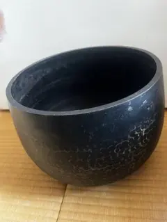 新商品　みやび鉢　鶴仙園　燻黒（KUNKOKU) OKO-S-BK 新商品 みやび鉢 鶴仙園 燻黒（KUNKOKU) OKO-S-BK - メルカリ