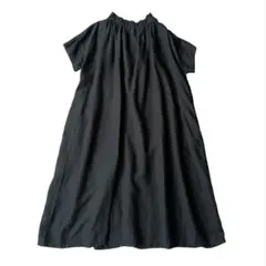 【ネストローブ】リネンワンピース スタンドカラー ブラック シャーリング 半袖