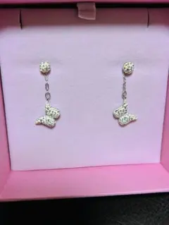 新品　SWAROVSKI スワロフスキー バタフライ 蝶　ピアス　箱無し