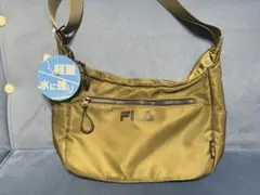 FILA ショルダーバッグ カーキ 軽量【新品】送料込のサムネイル