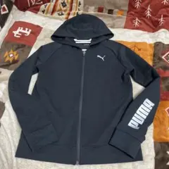 PUMA ブラック　フルジップパーカー