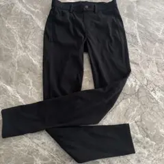 ユニクロ　ブラック スキニーパンツ ウエスト