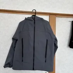 期間限定、お値下げ❣️（1月4日〜10日)グレー フード付き マウンテンパーカー