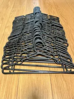 プラスチックハンガー ブラック 30本セット