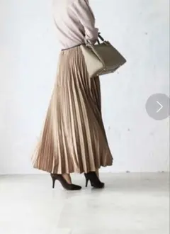 ロング丈 プリーツスカート ベージュのサムネイル
