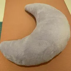 三日月型 クッション