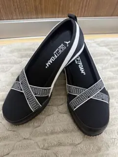 【美品】PUMA SOFTFOAM+ バレエシューズ ブラック/ホワイト