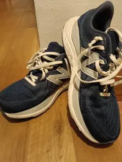 処分価格　早い者勝ち　New Balance ランニングシューズ