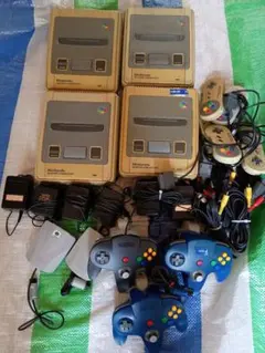 【ジャンク品】スーパーファミコン本体 ４台コントローラーアダプター等ジャンク品
