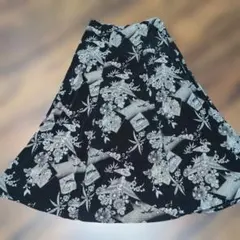 ブラック 花柄 フレアスカート ウエストゴムストレッチ素材