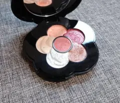 MARY QUANT チアリーカラーズフォーアイズ　アイシャドウパレット 03のサムネイル