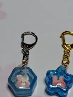 うさぎのミニシェイカーキーホルダー2点セット　ハンドメイド