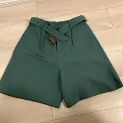 BEAMSGOLF グリーン ベルト付き ショートパンツのサムネイル