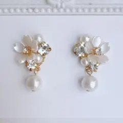 白花＊bijou＆pearl✨ピアス　セレモニー　桜モチーフ　コットンパール