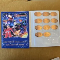 ディズニーのスーベニアメダル40枚とコレクションブック 2012