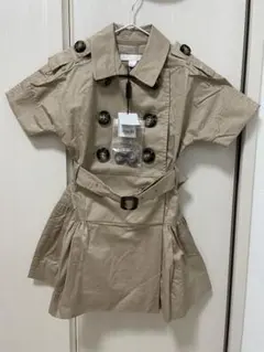 新品タグ付き♡Burberry トレンチワンピース4y=110㎝