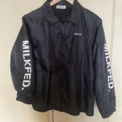 MILKFED. ブラック ジャンパー ロゴ入り コーチジャケット