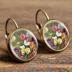 アンティーク調　花柄　ピアス　グリーン　両耳用　カラフル　レトロ調　ぷっくり