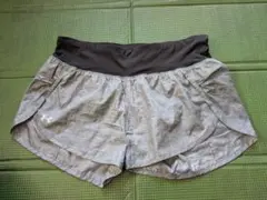 アンダーアーマーレディース【LG】ランニングパンツ　ショートパンツ