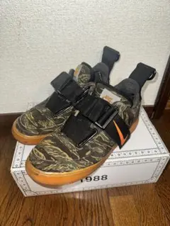 Nike x Carhartt WIP Utility カーハートスニーカー箱無のサムネイル