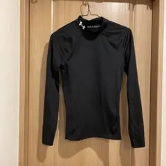 め　Under Armour HeatGear 長袖アンダーシャツ ブラック
